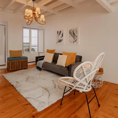 Stylish Getaway In A Mezzanine Flat By The Castle Appartamento *