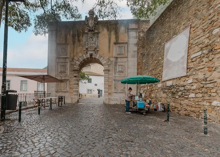 شقة Historic Castle Mezzanine Steps From The Entrance